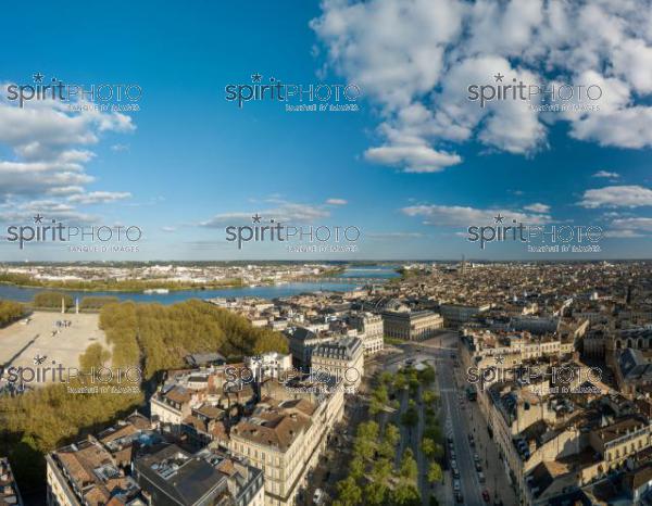 GIRONDE (33) BORDEAUX, CONFINEMENT COVID-19, CORONAVIRUS, LE TRIANGLE D'OR, PLACE DE LA COMEDIE, OPERA NATIONAL DE BORDEAUX, GRAND THEATRE, DESERTEE PAR LES CLIENTS, VUE AERIENNE  // FRANCE, GIRONDE (33) BORDEAUX, QUARTIER LA BASTIDE, ZONE CLASSIFIED WORLD HERITAGE OF UNESCO, THE GOLDEN TRIANGLE, PLACE DE LA COMEDIE, OPERA NATIONAL DE BORDEAUX, GRAND THEATER, CUSTOMER SERVICE EMPTY, AERIAL VIEW (200925JBNadeau_00094.jpg)