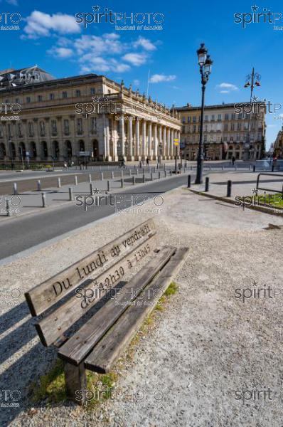 GIRONDE (33) BORDEAUX, CONFINEMENT COVID-19, CORONAVIRUS, LE TRIANGLE D'OR, PLACE DE LA COMEDIE, OPERA NATIONAL DE BORDEAUX, GRAND THEATRE, DESERTEE PAR LES CLIENTS, VUE AERIENNE  // FRANCE, GIRONDE (33) BORDEAUX, QUARTIER LA BASTIDE, ZONE CLASSIFIED WORLD HERITAGE OF UNESCO, THE GOLDEN TRIANGLE, PLACE DE LA COMEDIE, OPERA NATIONAL DE BORDEAUX, GRAND THEATER, CUSTOMER SERVICE EMPTY, AERIAL VIEW (200925JBNadeau_00268.jpg)