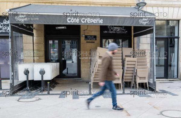 GIRONDE (33) BORDEAUX, CONFINEMENT COVID-19, CORONAVIRUS, PLACE GAMBETTA, RESTAURANT FERME POUR CAUSE DE COVID-19  // FRANCE, GIRONDE (33) BORDEAUX, PLACE GAMBETTA, RESTAURANT CLOSED FOR CAUSE OF COVID-19 (200925JBNadeau_00271.jpg)