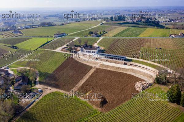 GIRONDE (33), SAINT-EMILION, VIGNOBLE THUNEVIN, VUE AERIENNE DU CHATEAU VALANDRAUD, PREMIER GRAND CRU CLASSE DE SAINT-EMILION, VIGNOBLE DU BORDELAIS // FRANCE, GIRONDE (33), SAINT-EMILION, VIGNOBLE THUNEVIN, AERIAL VIEW CHATEAU VALANDRAUD, PREMIER GRAND CRU CLASSE DE SAINT-EMILION, BORDEAUX VINEYARD (210318JBNadeau_004.jpg)