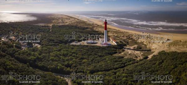 Aerial view of lighthouse La Coubre in La Tremblade, Charente Maritime (BWP_00422-2.jpg)