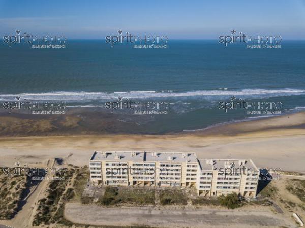 Soulac sur Mer, France - October 20, 2018: Building the Signal on dunes (BWP_00512.jpg)