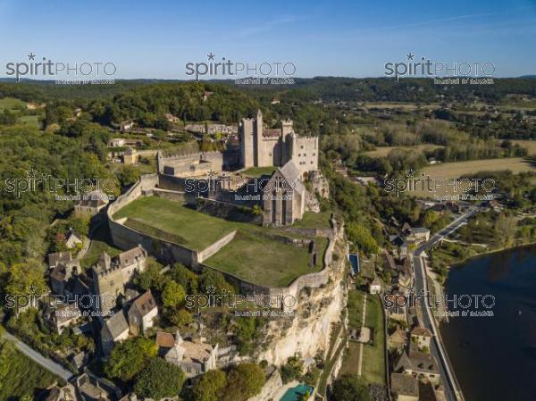 Chateau de Beynac, village of Beynac-et-Cazenac, aerial view from Dordogne River, Perigord, Dordogne (BWP_00538.jpg)
