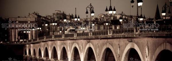 Pont de Pierre - Bordeaux (JBNADEAU_01169.jpg)