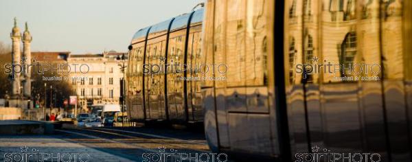 Tramway Quais Louis XVIII - Bordeaux (JBNADEAU_01176.jpg)