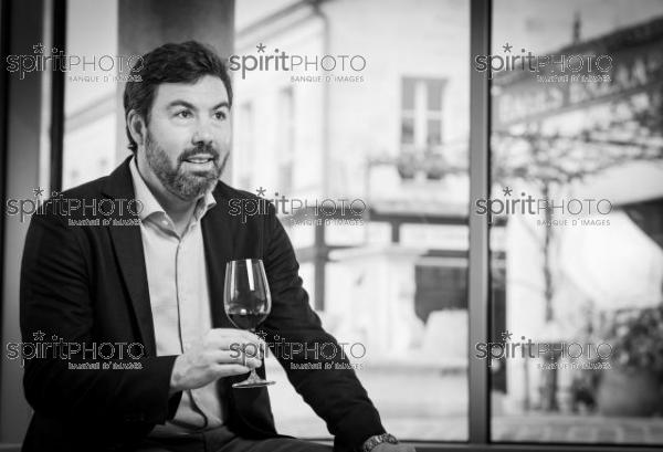 FRANCE, GIRONDE, PAUILLAC, JEAN-CHARLES CAZES, CHATEAU LYNCH-BAGES, ARCHITECTE AMÉRICAIN CHIEN CHUNG PEI, GRAND CRU CLASSE PAUILLAC, MEDOC, VIGNOBLE BORDELAIS (JBN_0022.jpg)