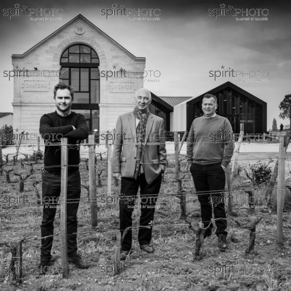 FRANCE, GIRONDE, MARTILLAC, PATRICK JESTIN (PDG DE DOURTHE), VALENTIN JESTIN (DIRECTEUR MARKETING ET COMMERCIAL), ET FRÉDÉRIC BONNAFFOUS (DIRECTEUR DES DOMAINES DOURTHE), CHATEAU LA GARDE, VIGNOBLE DOURTHE, AOC PESSAC_LEOGNAN, VIGNOBLE BORDELAIS (JBN_0328.jpg)