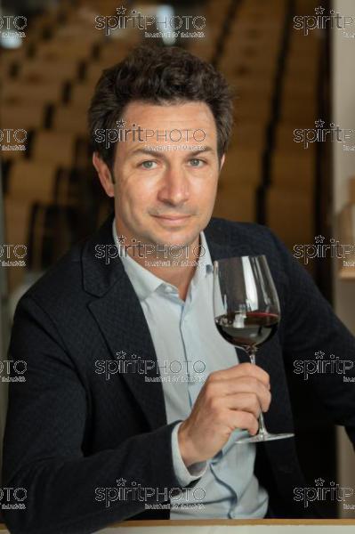 GIRONDE (33), SAINT-EMILION, PORTRAIT DE MATHIEU CUVELIER, CHATEAU CLOS FOURTET, AOC SAINT-ÉMILION GRAND CRU, CLASSÉ PREMIER GRAND CRU CLASSÉ B, VIGNOBLE BORDELAIS // FRANCE, GIRONDE (33), SAINT-EMILION, PORTRAIT OF MATHIEU CUVELIER, CHATEAU CLOS FOURTET, AOC SAINT-EMILION GRAND CRU, CLASS PREMIER GRAND CRU CLASS B, BORDEAUX VINEYARD (JBN_4495.jpg)