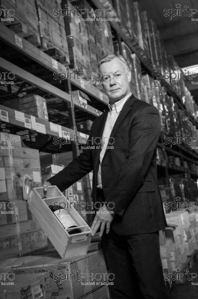 GIRONDE (33), BLANQUEFORT, PORTRAIT DE FRÉDÉRIC LANTERI DARTESSGESTION LOGISTIQUE DU VIN // FRANCE, GIRONDE (33), BLANQUEFORT, PORTRAIT OF FRÉDÉRIC LANTERI DARTESS WINE LOGISTICS MANAGEMENT (JBN_6042.jpg)